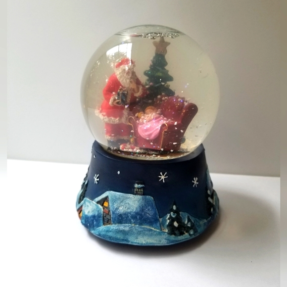 Enesco Globo Di Neve In Acrilico – Altezza 11 Pollici, Decorazione Elegante E Luminosa